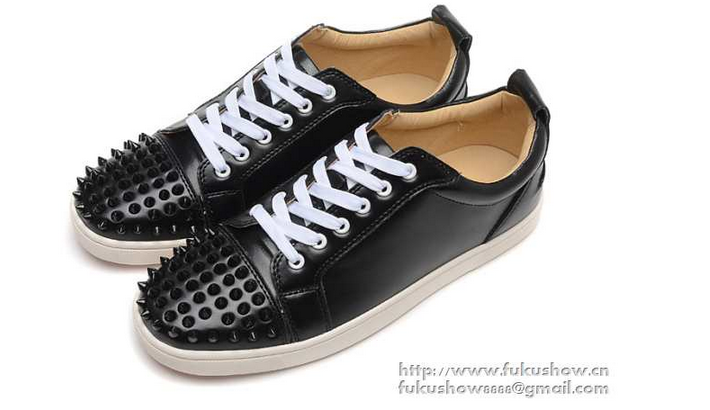 新作入荷人気CHRISTIAN LOUBOUTIN クリスチャンルブタン 偽物 本革 レザー スニーカー ローカット 運動靴 スポーツ お洒落 防水