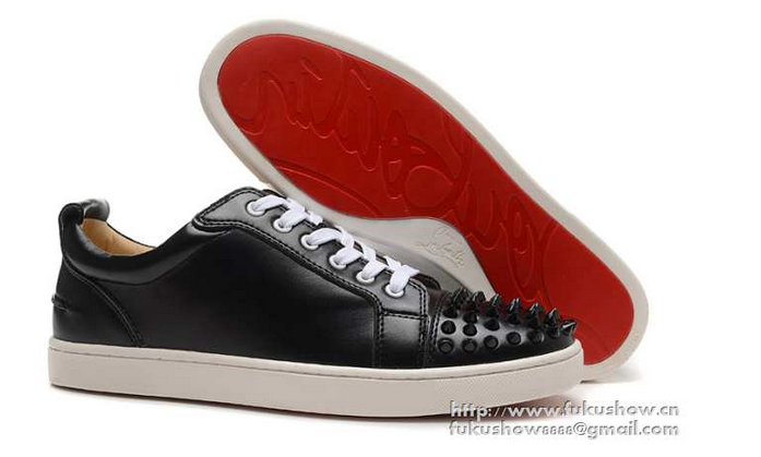 新作入荷人気CHRISTIAN LOUBOUTIN クリスチャンルブタン 偽物 本革 レザー スニーカー ローカット 運動靴 スポーツ お洒落 防水