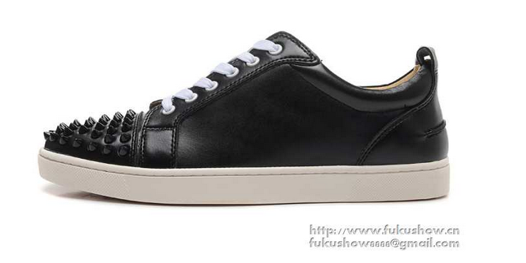 新作入荷人気CHRISTIAN LOUBOUTIN クリスチャンルブタン 偽物 本革 レザー スニーカー ローカット 運動靴 スポーツ お洒落 防水