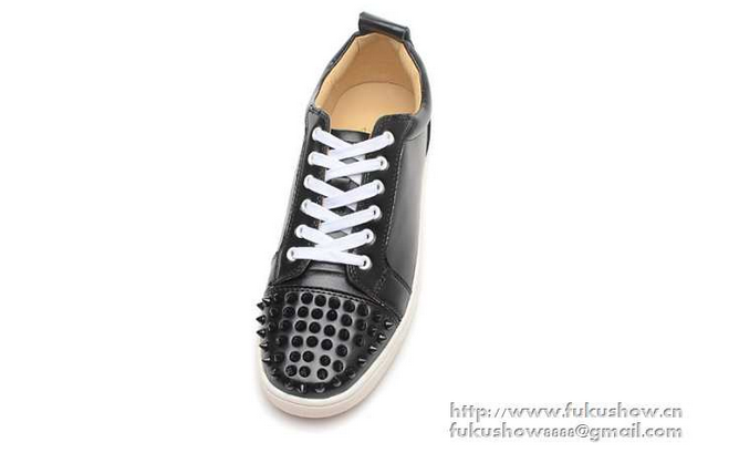 新作入荷人気CHRISTIAN LOUBOUTIN クリスチャンルブタン 偽物 本革 レザー スニーカー ローカット 運動靴 スポーツ お洒落 防水