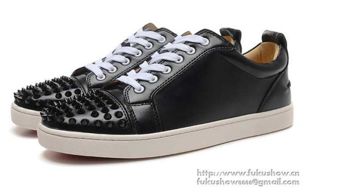 新作入荷人気CHRISTIAN LOUBOUTIN クリスチャンルブタン 偽物 本革 レザー スニーカー ローカット 運動靴 スポーツ お洒落 防水