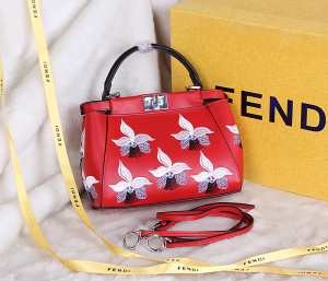 耐久性に優れ 2015春夏 FENDI フェンディ 手持ち&ショルダー掛け 9003
