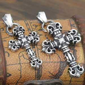 贈り物にも◎  2015 CHROME HEARTS クロムハーツ デザインクロス シルバー925 男性用