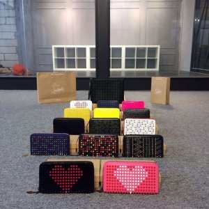 人気激売れ 2015 Christian Louboutinクリスチャンルブタン 財布 多色選択可