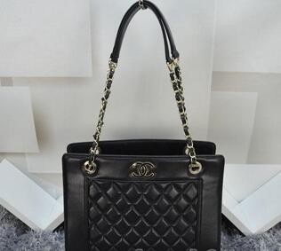 貴重品シャネル　耐久性に優れたショルダーバッグ　 キンイロチェーン付き　最高　ココマーク　レディース　ブラック2016.