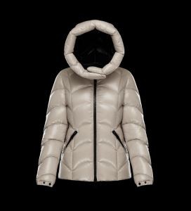 2017秋冬爆買い品質保証 MONCLER モンクレール ダウンジャケットふわふわな感触 3色可選