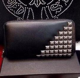 人気定番安いCHROME HEARTS クロムハーツ RECFZIP #2 ピラミッド スタッド レザー ラウンドファスナー 長財布
