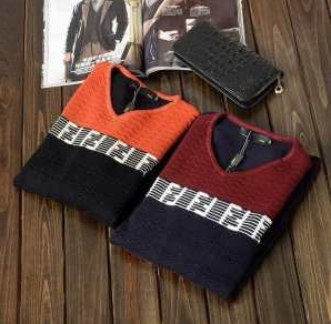 秋冬超激得大人気FENDI フェンディ 偽物 ニットウェア メンズ Vネック セーター 肉厚 編み スリム 長袖 2色可選