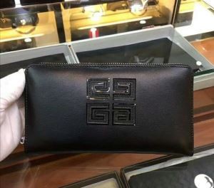 注目のアイテム 2018春夏新作 ジバンシー GIVENCHY 長財布完売品!