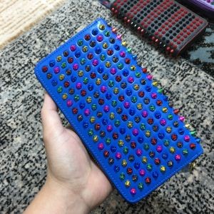 2018数量限定爆買いChristian Louboutinクリスチャンルブタン 財布本革レザーラウンドファスナースタッズ長財布