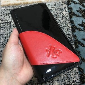 驚きの破格値安いChristian Louboutinルブタン スーパー コピーラウンドファスナー大容量多収納ロングウォレット