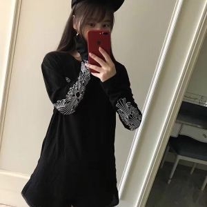 上品な質感　超人気*入手困難　当店最安値　クロムハーツ CHROME HEARTS　長袖Tシャツ