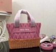 上質な質感!ミュウミュウスーパーコピーMIUMIUショルダー付きレディーストートバッグ著名人から愛される