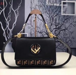 多色可選 冬季超人気アイテム  FENDI フェンディ ショルダーバッグ 冬季超人気アイテム