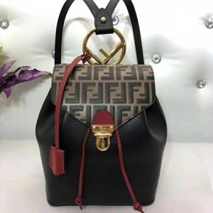 人気商品セール 2018冬のトレンド FENDI フェンディ 真冬のコレクション バックパック
