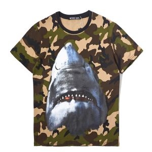 驚きの低価格GIVENCHYジバンシー Tシャツ コピーBM70493Y0H-001シャークプリントオーバーサイズクルーネックTシャツ