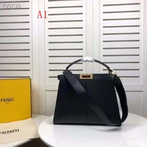 高級素材を採用 フェンディ FENDI 使い勝手の良い ハンドバッグ 驚きの破格値 4色可選 今年活躍した