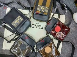 今年大流行 フェンディ FENDI おしゃれな美品 ミニバッグ 新品入荷 多色可選 ヒットした価格販売