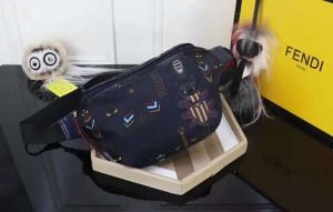 人気掲載  フェンディ普段使い FENDI 2018年モデル ウエストポーチ 誰も活躍したアイテム