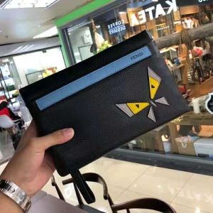 大人の色味 フェンディ最新作入荷 FENDI TOPセラー賞 ポーチ 今年新作登場