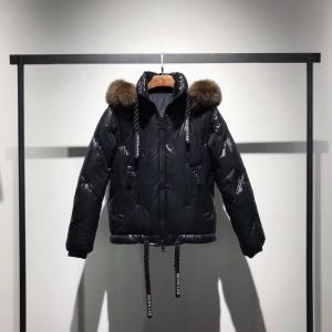 ダウンジャケット MONCLER モンクレール 品良くおしゃれな 各色人気入手困難！完売間近