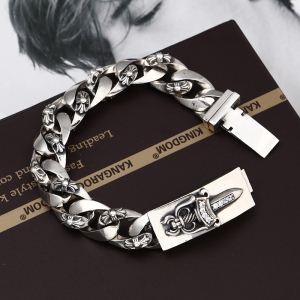 奥行きのある  ブレスレット クロムハーツ 大人のこなれ感 CHROME HEARTS 1年中活躍する