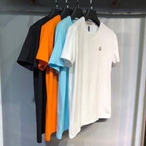 MONCLERモンクレール コピー 通販スタイルに合わせやすいラウンドネック半袖Tシャツ夏にふさわしい4色可選