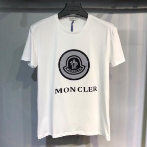 お手頃価格モンクレール tシャツ 偽物MONCLERシンプルでスタイリッシュなショートスリーブメンズクルーネックロゴ半袖
