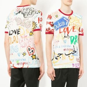 お買い得お買い得　ドルチェ＆ガッバーナ偽物 Dolce&Gabbana半袖ｔシャツスーパーコピー　綺麗な シルエット魅力的なポイント　ファッションの一枚