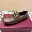 ローファー 軽くて着心地も抜群 サルヴァトーレフェラガモ 冬のお出かけも楽しさ倍増 FERRAGAMO きちんと見えて暖かい大人コーデ