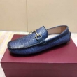 冬コーデを盛り上げる  サルヴァトーレフェラガモ FERRAGAMO カジュアルにもきれいめにも着こなしやすい ローファー 冬コーデにぴったり