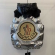 地味にならない秋冬のおしゃれ  モンクレール 冬コーデでもひっぱり  MONCLER 冬でもおしゃれと暖かさの両立を叶える メンズ ダウンジャケット