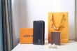 ルイ ヴィトン カジュアルにもきれいめにも着こなしやすい LOUIS VUITTON きちんと感や大人らしさを演出する 財布/ウォレット