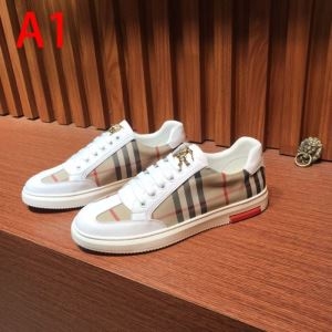 春夏ファッションがもっと楽しくなる  スニーカー シンプルで柔らかなスタイル バーバリー BURBERRY