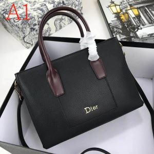 こなれ雰囲気も演出 ディオール ショルダーバッグ コピー DIOR レディース 4色可選 2020限定 ロゴ入り おしゃれ 手頃価格