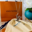 今年大注目のレイヤードスタイルのネックレス ヴィトン 偽物 アクセサリー Louis Vuitton