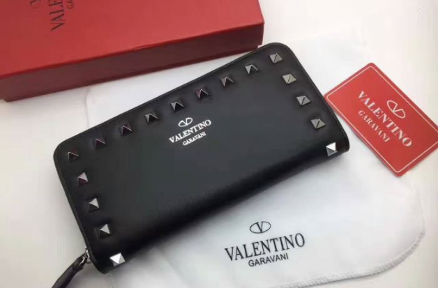 限定セール新品VALENTINO ヴァレンティノ コピー ロックスタッズ ラウンドファスナー ウォレット MW2P0645BOL 0NO 4色可選