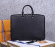Louis Vuitton ビジネスバッグ 人気 機能性の高さで大好評 ルイヴィトン バッグ メンズ コピー 黒 おしゃれ 限定セール