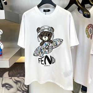 FENDI小さな肩の輪郭は男女ともよいフェンディ半袖Ｔシャツコピーモデル173-71.5着用Ｍサイズ
